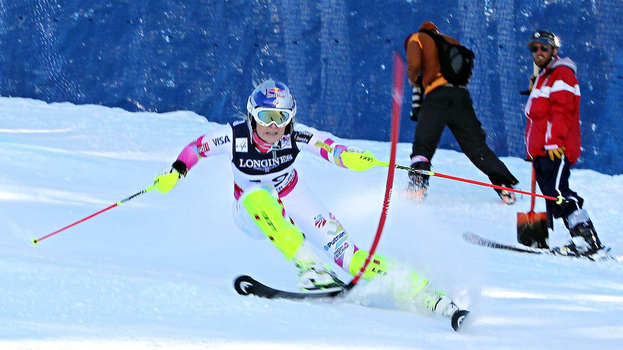 Lindsey Vonn breaks into tears after Alpine combined at worlds
